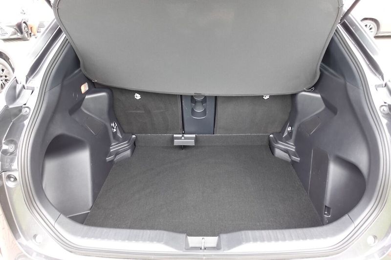 Toyota Yaris Cross 1,5 HEV Style - fotka 14 z 33