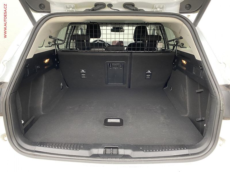 Ford Focus (2021) 2.0 TDCi, Titanium, AT, LED - fotka 7 z 20