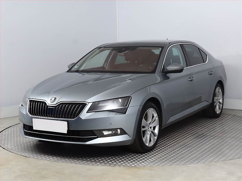 Škoda Superb (2017) Style 2.0 TDI 4x4, 4X4 - fotka 2 z 20