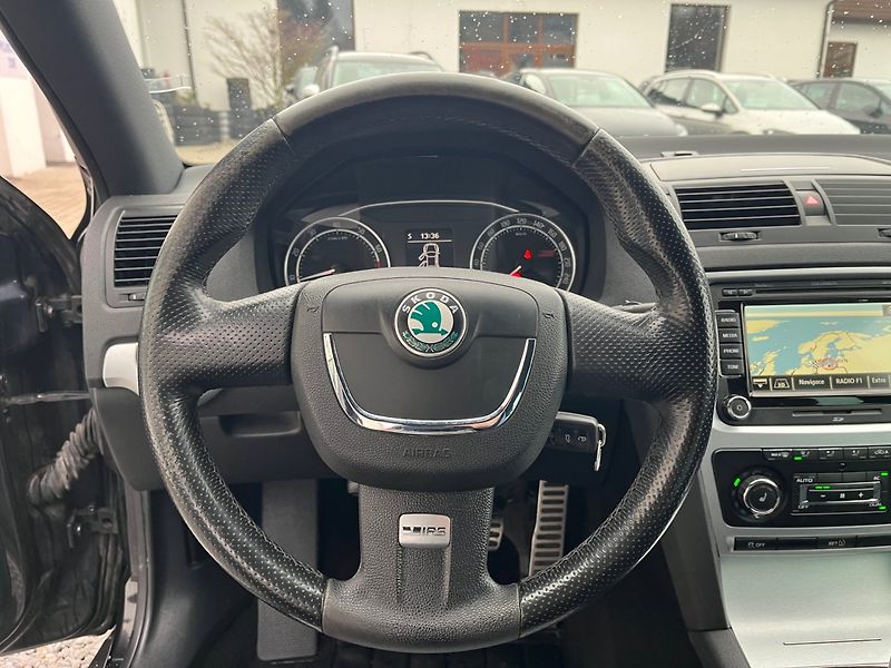 Škoda Octavia (2010) RS 2.0 TSi Xenony,NAVI - fotka 11 z 17