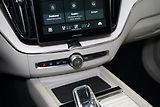Volvo XC60 B5 ULTRA Dark, Bowers, Masáž - náhled 36