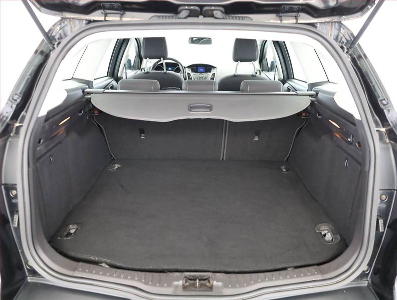 Ford Focus (2011) 1.6 TDCi, po STK, oblíbený vůz - fotka 16 z 17
