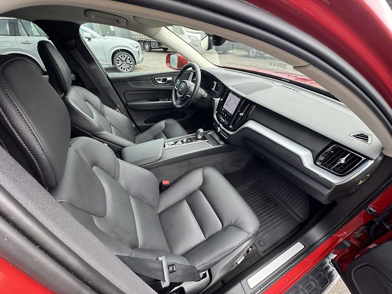 Volvo XC60 B4 (nafta) FWD příd. top. TZ  - fotka 11 z 43