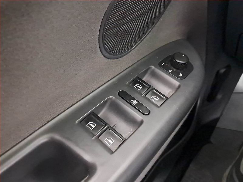 Volkswagen Golf Plus (2007) 1.9 TDI, nová STK, Tažné - fotka 15 z 15