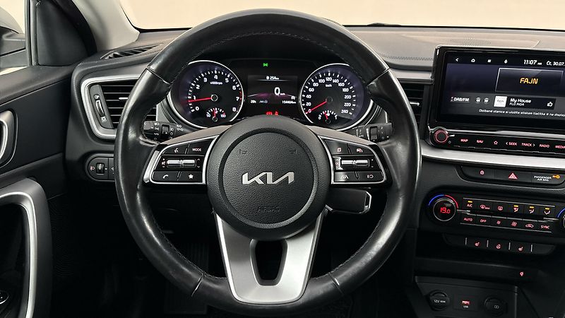 Kia Ceed 1.5 T-GDI Top - fotka 9 z 25