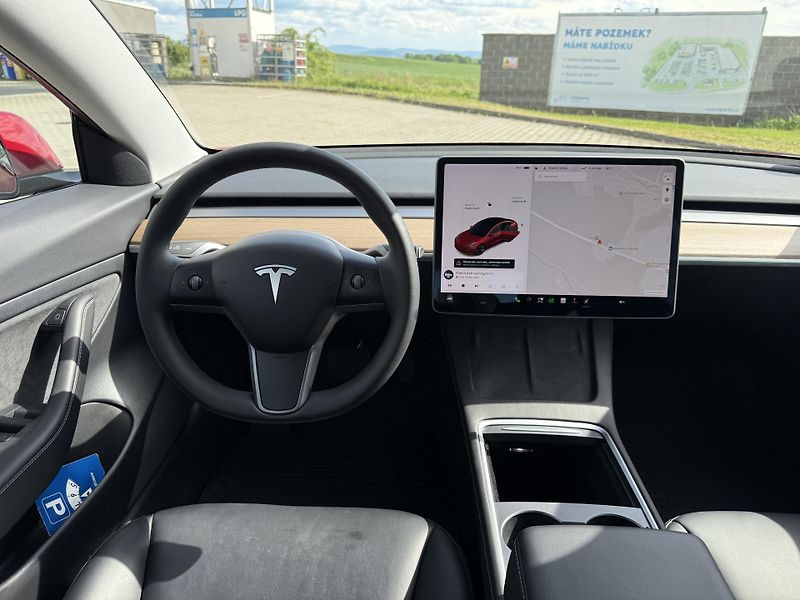 Tesla Model 3 STANDARD PLUS - fotka 11 z 18