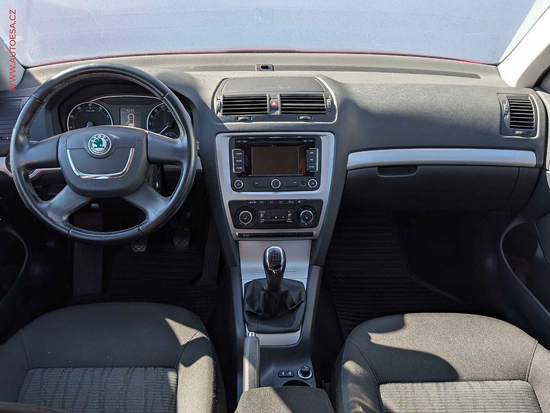 Škoda Octavia (2013) 1.4TSi, Ele, výhř.sed. - fotka 8 z 15
