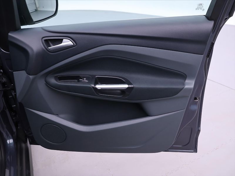 Ford C-MAX 2,0 TDCi 120kW Titanium 1.Maj. - fotka 12 z 37