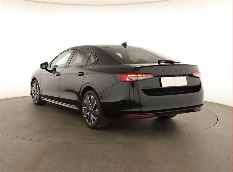 Škoda Superb (2025) 2.0 TDI, SPORTLINE, DPH - fotka 4 z 21