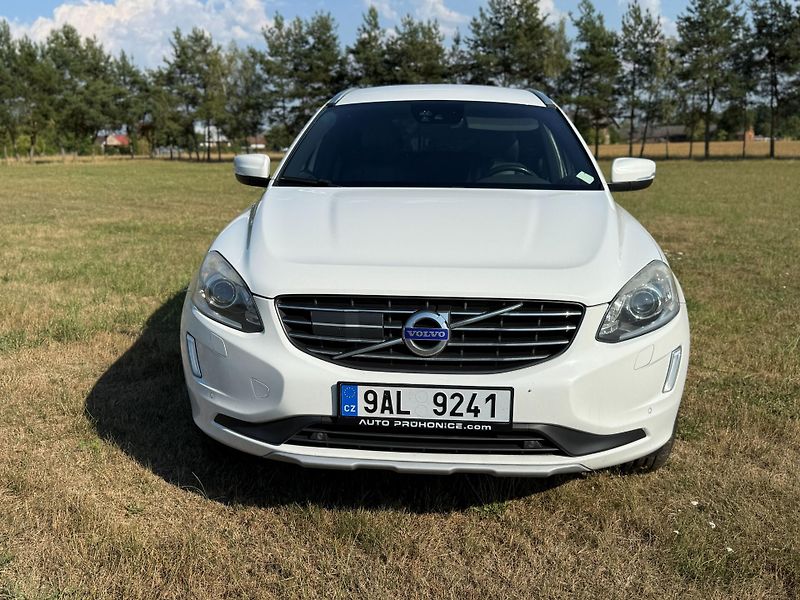 Volvo XC60 (2014) - fotka 2 z 12