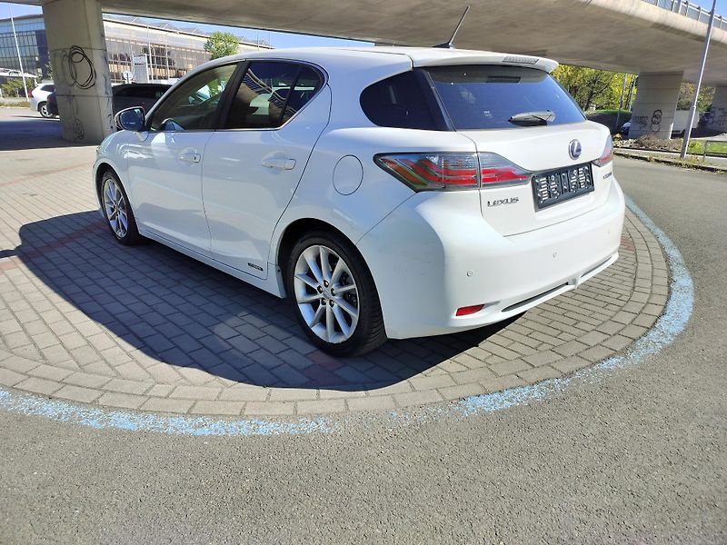 Lexus CT 200h plný servis v Lexusu  - fotka 5 z 32