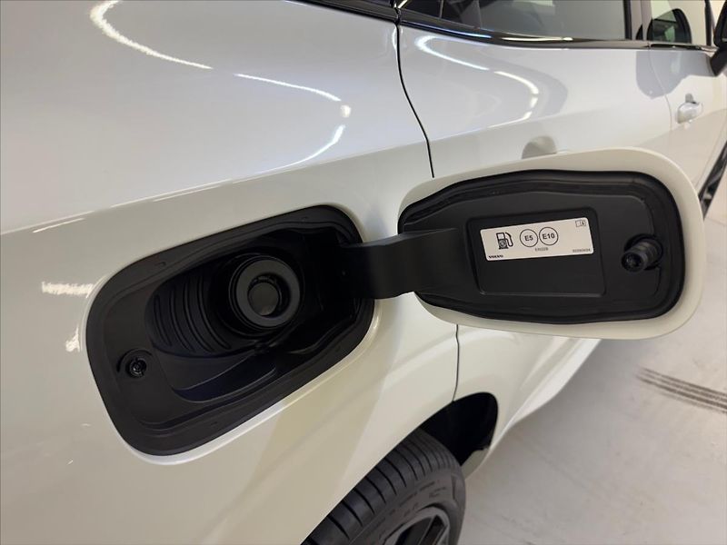 Volvo XC60 (2025) 2,0 B5 AWD Plus Black Ed  B5 - fotka 13 z 15