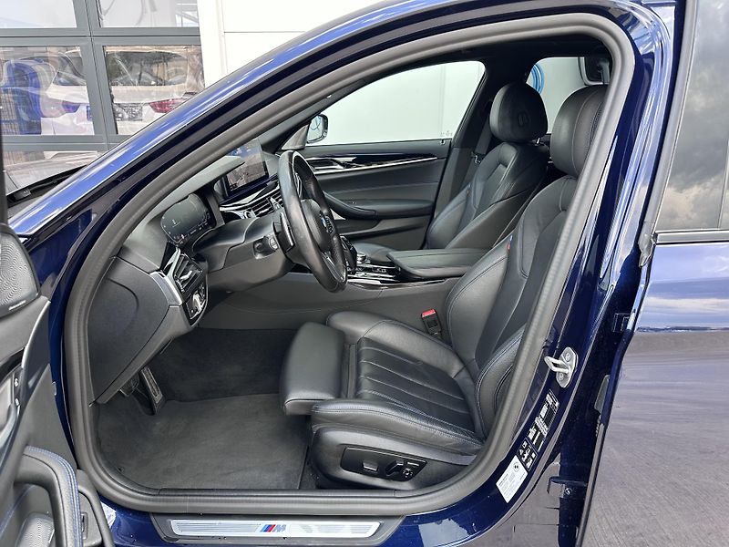 BMW Řada 5 540i xDrive M-Sport Touring - fotka 19 z 28