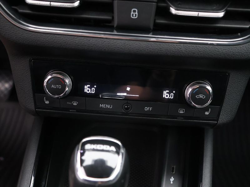 Škoda Scala 1,6 TDI 85kW Style DSG CZ - fotka 16 z 25