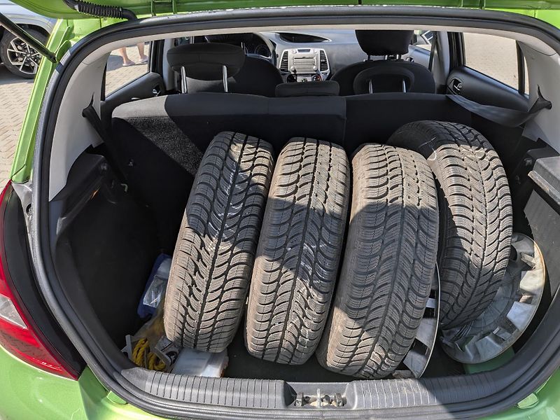 Hyundai i20 57 kW, KLIMA, NOVÁ STK - fotka 16 z 16