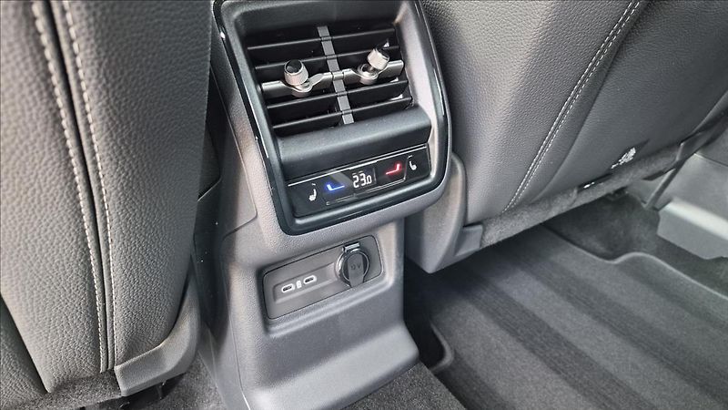 Škoda Kodiaq 2,0 TDI 142 kW 4x4 SPORTLINE Č - fotka 19 z 37