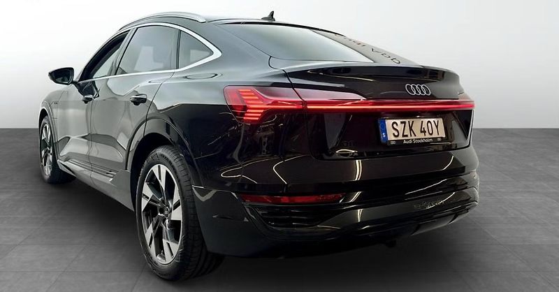 Audi Q8 e-tron SB 55 Q 360k Pano Taž Bílý in. - fotka 3 z 25