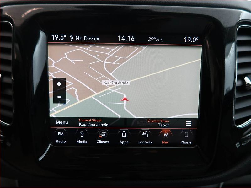Jeep Compass (2019) 1.4 MultiAir, Serv.kniha, Kůže - fotka 13 z 18