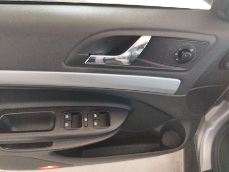 Škoda Octavia (2009) RS 2,0TDi 125 LED ALU SERVISKA - fotka 21 z 38