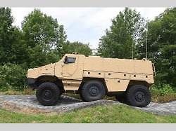 Kolový obrněný transportér Titus na podvozku Tatra 6x6.