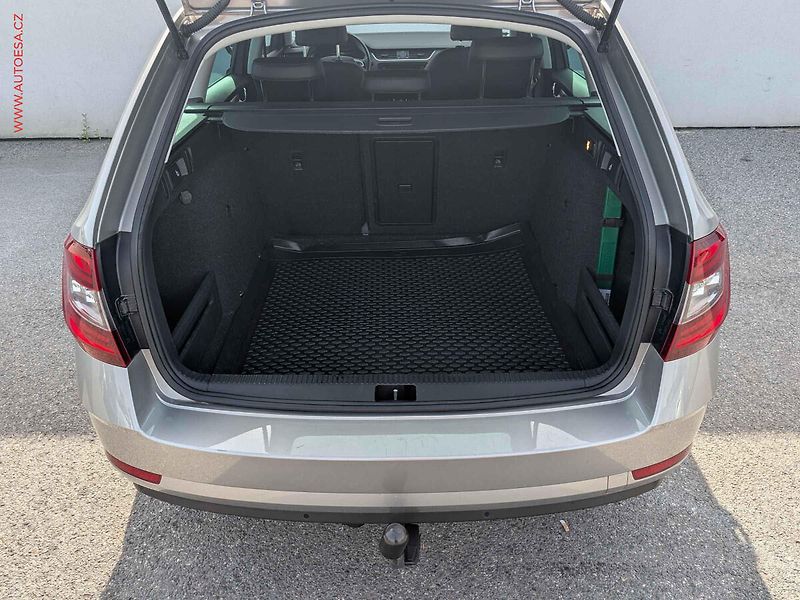 Škoda Octavia (2019) 2.0TSi, ČR, Style Extra, DSG - fotka 7 z 16