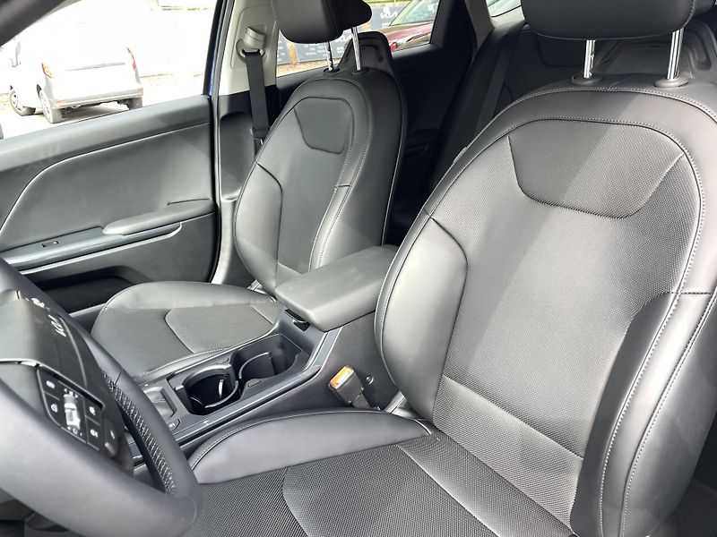 Kia K4 Sportswagon (2026) 1,6 T-GDi  7DCT TOP 110kW   - fotka 6 z 18