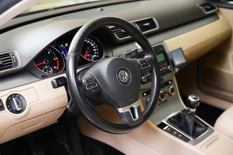 Volkswagen Passat - fotka 14 z 23