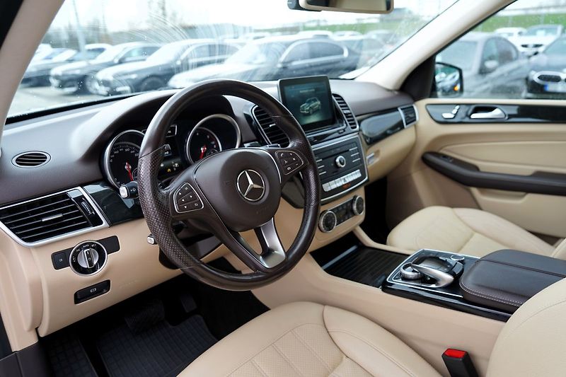 Mercedes-Benz GLE 350d 4Matic AMG/20/ČR - fotka 17 z 35