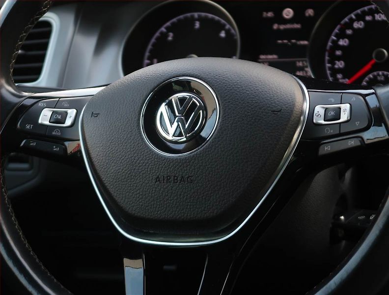 Volkswagen Golf (2016) Comfortline 2.0 TDI, Navi - fotka 19 z 19