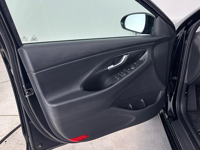 Hyundai i30 Smart DCT - fotka 13 z 26