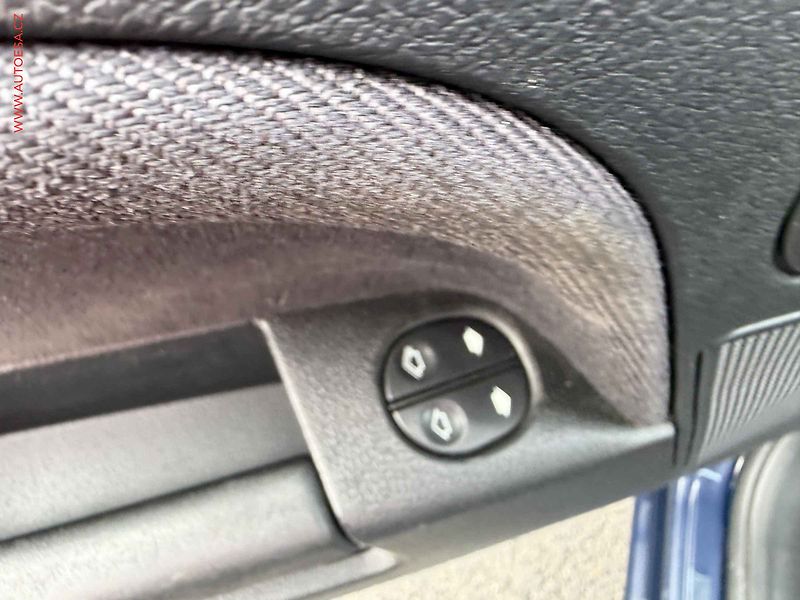 Ford Fusion (2009) 1.4i, 2.maj,ČR, AC - fotka 11 z 15