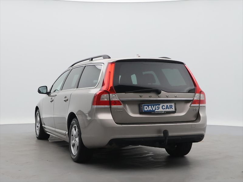 Volvo V70 2,0 D3 100kW Kinetic Dynamic D - fotka 4 z 23