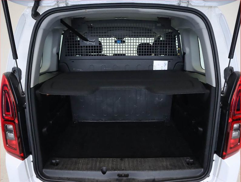 Opel Combo (2022) Edition 1.2 Turbo, 5Míst, SR - fotka 14 z 19
