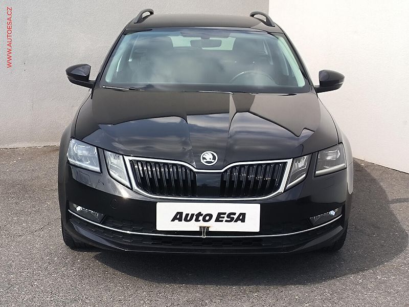 Škoda Octavia (2018) 1.6TDi, ČR, Style, DSG, LED - fotka 2 z 22