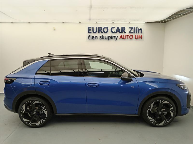 Volkswagen T-Roc (2026) 1,5   R-line eTSI 110 kW 7DSG - fotka 7 z 23
