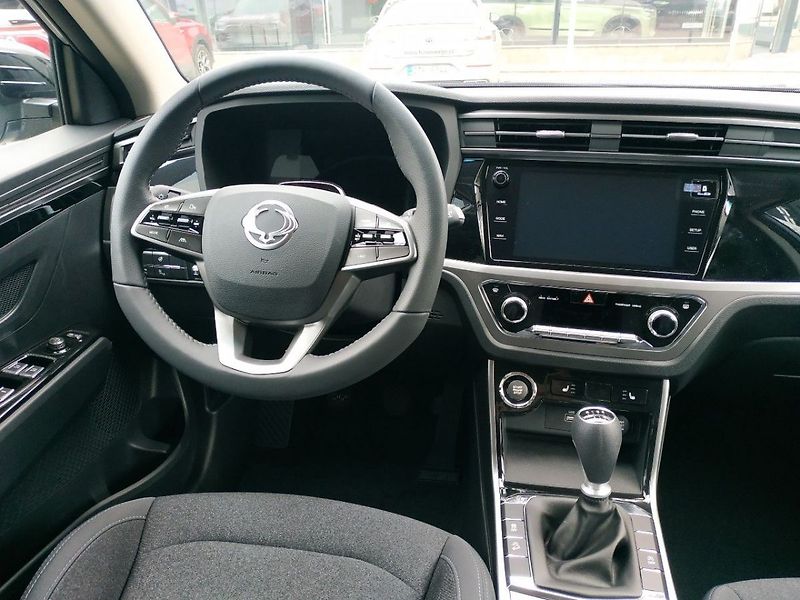 KGM Korando 1.5T, SMART,4WD, MT, SKLADEM - fotka 17 z 37