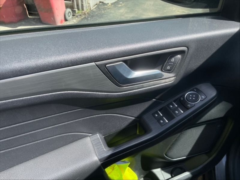 Ford Kuga 1,5 EBL 88 Titanium AT - fotka 11 z 11