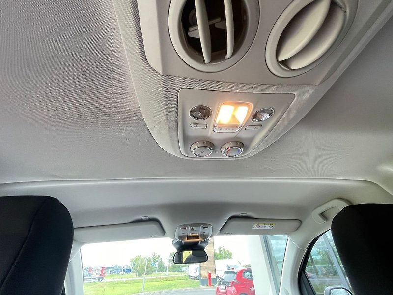 Toyota ProAce Verso 2.0D A/T Business 8 Comfort - fotka 19 z 28