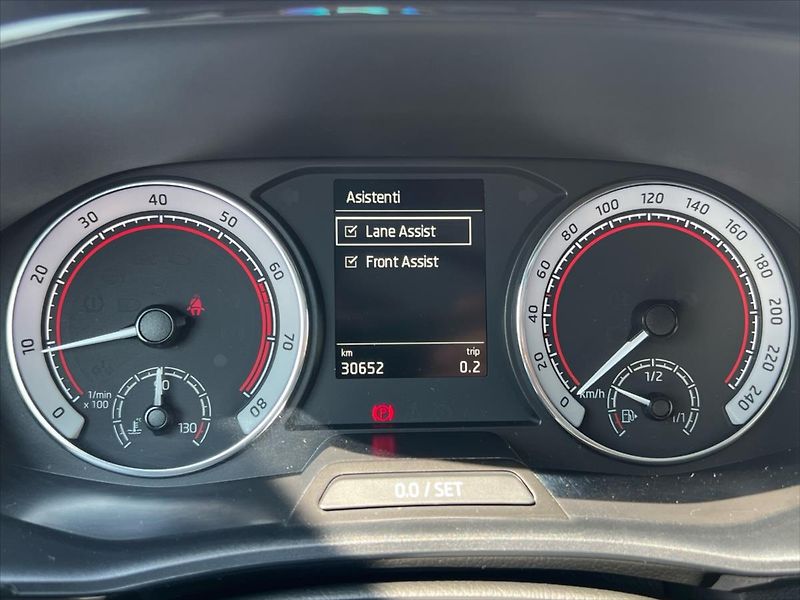 Škoda Fabia 1,5 TSi 110kW 7DSG MONTE CARLO - fotka 16 z 30