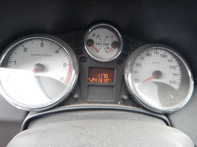 Peugeot 207 1.6 HDi, DIGIKLIMA - fotka 17 z 20