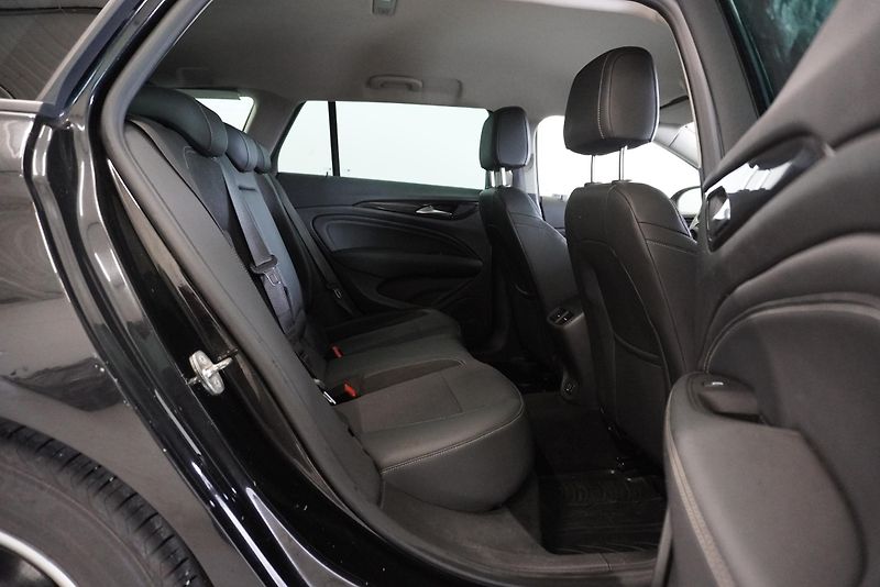 Opel Insignia 2,0 CDTI 125 kW SPORT AUTOMAT - fotka 26 z 29