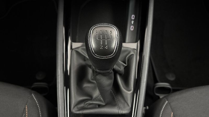 Škoda Scala 1.0 TSI Ambition - fotka 22 z 23