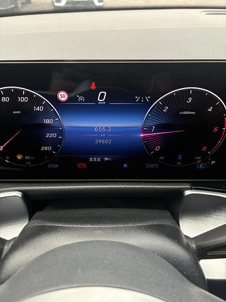 Mercedes-Benz GLB (2024) 200d 4MATIC - fotka 15 z 15