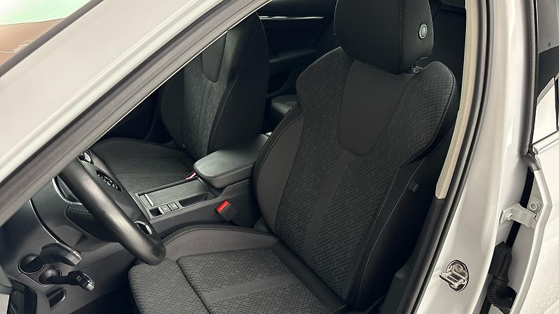 Škoda Octavia 2.0 TDI Style Combi - fotka 15 z 28