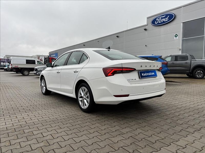 Škoda Octavia 2,0 TDI 85kW Style - fotka 3 z 36