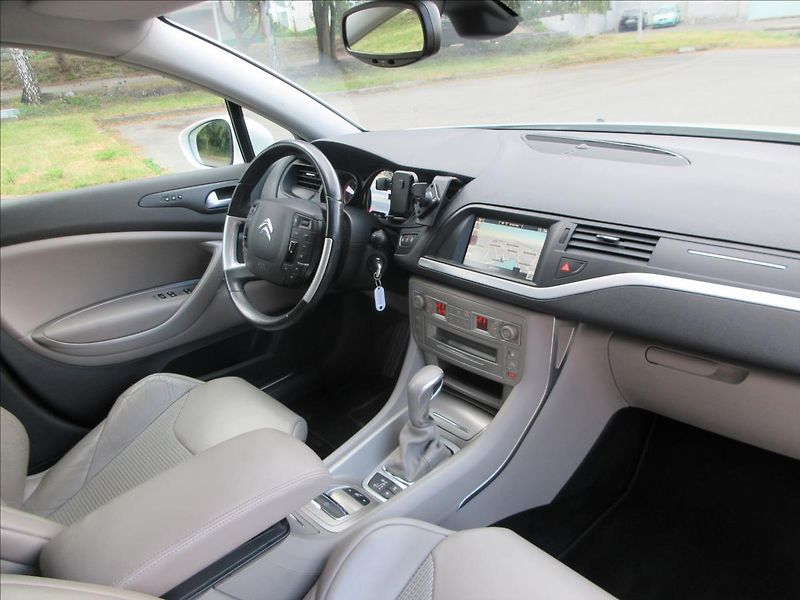 Citroën C5 2,0 HDi, Exclusive, Tourer, 1. - fotka 14 z 39