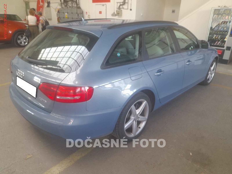 Audi A4 (2008) 2.0 TDi, 2.maj, navi, bixen - fotka 2 z 3