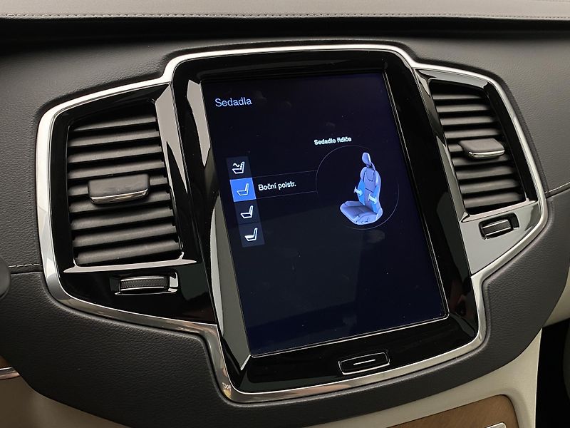 Volvo XC90 D5 AWD INSCRIPTION REZERVACE - fotka 54 z 56