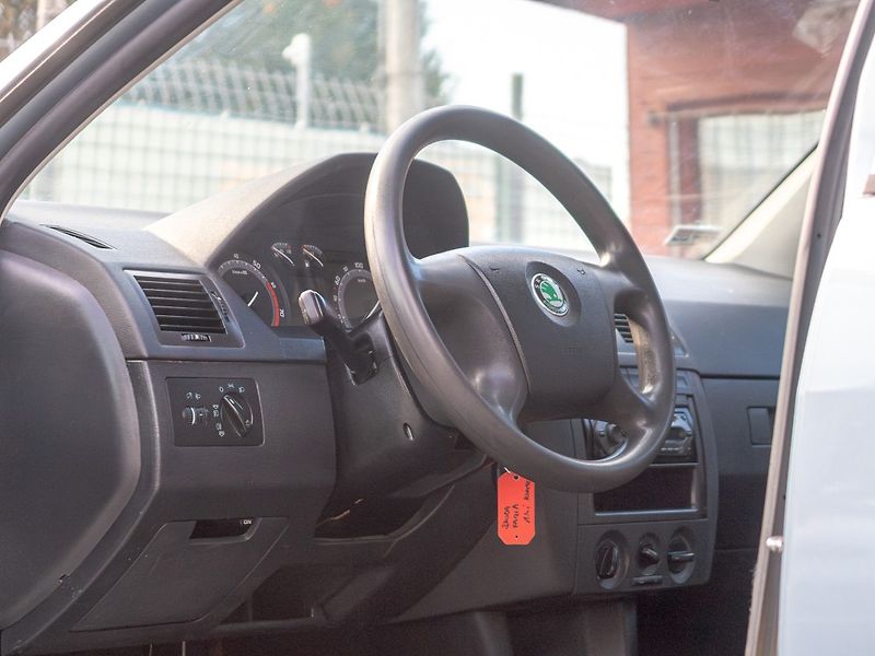 Škoda Fabia (2005) 1.4i 55KW – 165tkm - fotka 10 z 37
