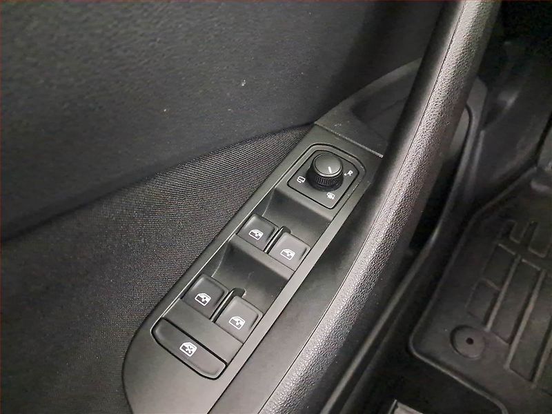Škoda Scala (2019) 1.5 TSI, Automat, Tempomat - fotka 16 z 17